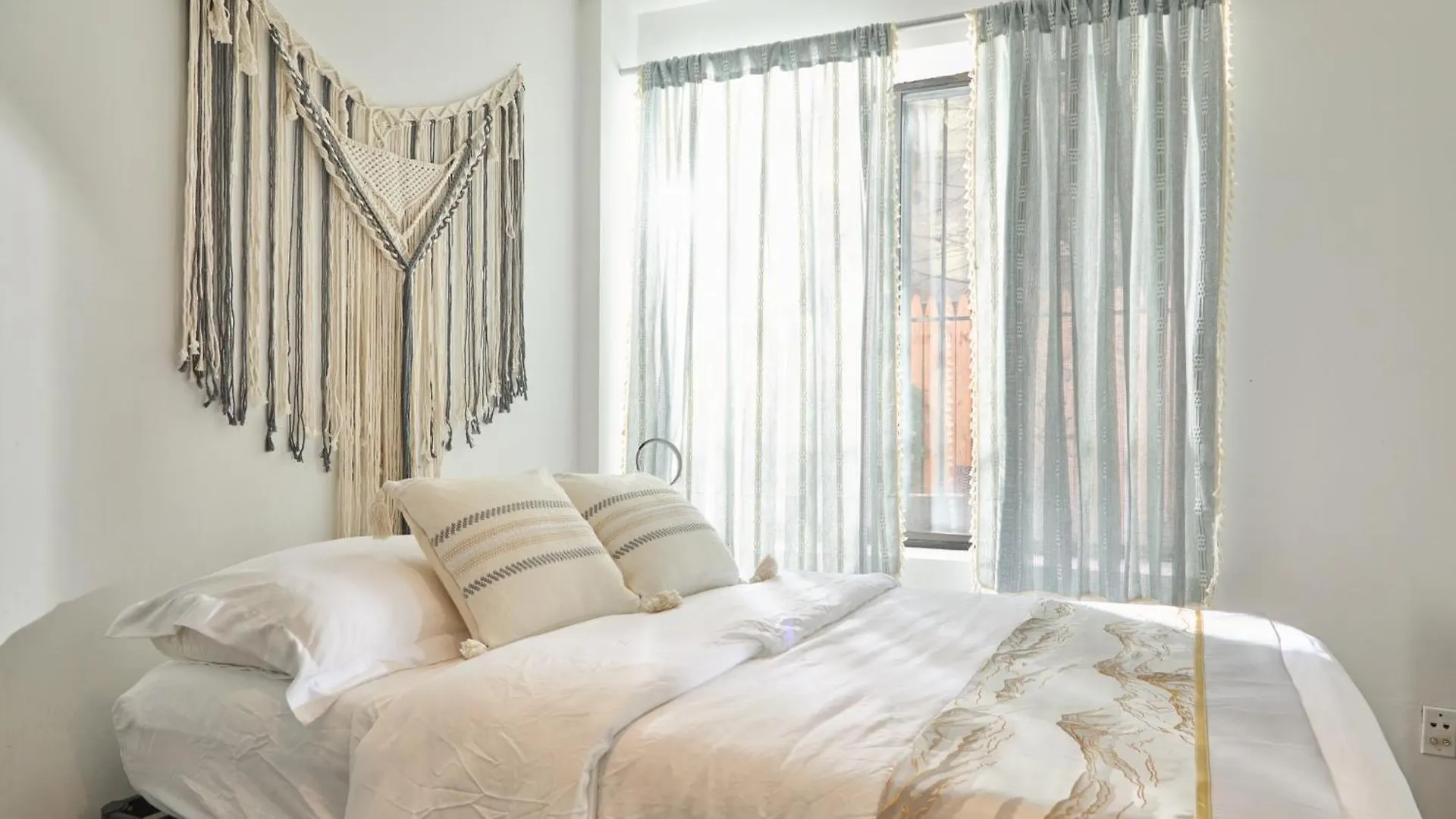 American Dream Guest House New York